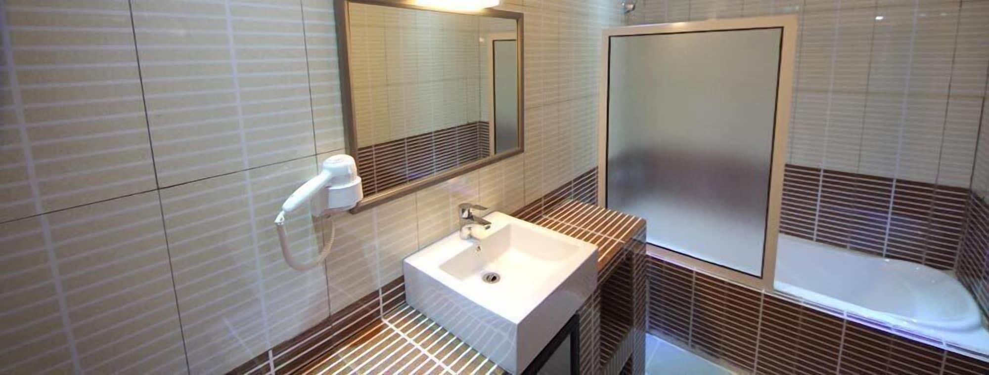 Hotel Residence La Corniche Дакар Екстериор снимка