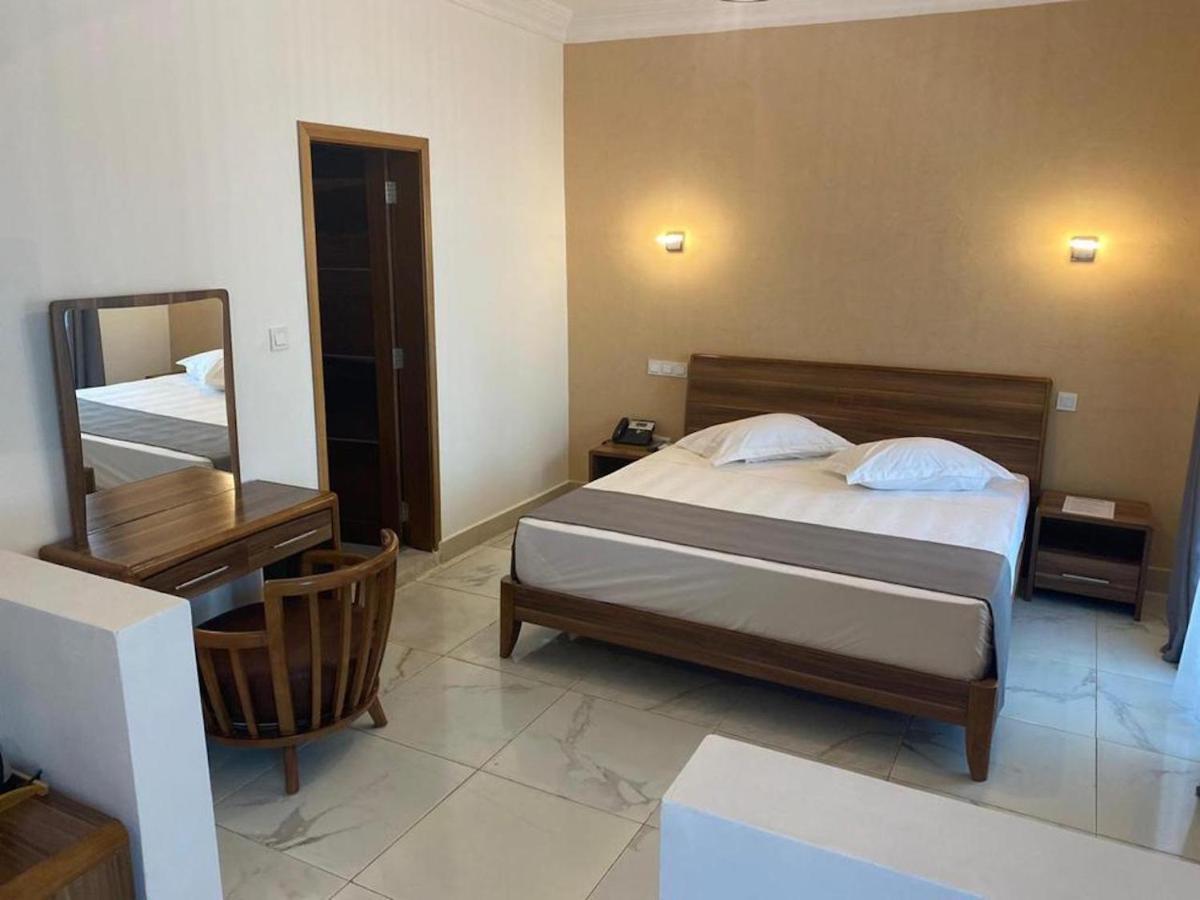 Hotel Residence La Corniche Дакар Екстериор снимка