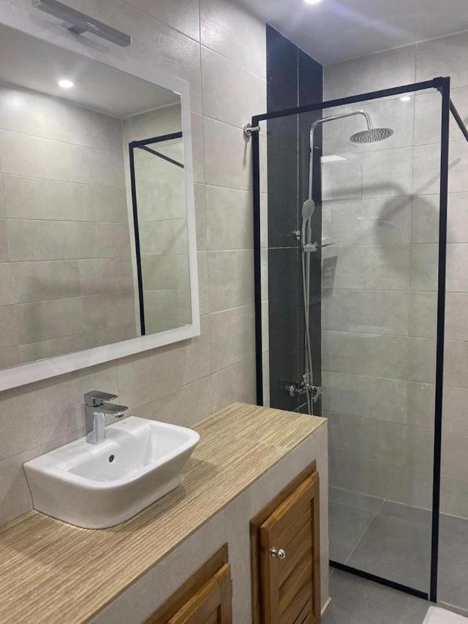 Hotel Residence La Corniche Дакар Екстериор снимка